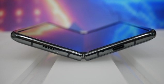 galaxy fold 2 screen size